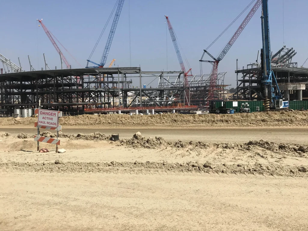 Contractor, Pyramid Constructors, placed material in one continuous pour.